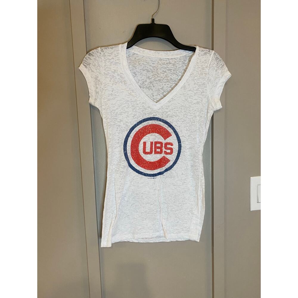 Chicago Cubs Ladies T-Shirt V-Neck Distressed Bullseye Logo White